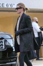 ROSIE HUNTINGTON-WHITELEY at Lancer Skin Care Clinic in Beverly Hills 01/18/2019