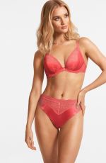 ROSIE HUNTINGTON-WHITELEY for Autograph 2019 Collection