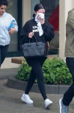 SELENA GOMEZ Heading to Pilates Class in Los Angeles 01/16/2019