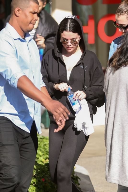 SELENA GOMEZ Leaves a Gym in Los Angeles 01/09/2019