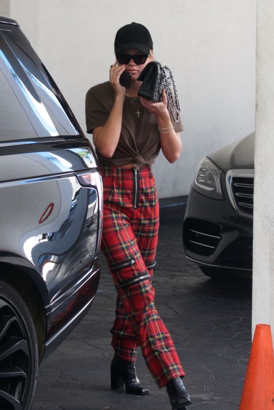 SOFIA RICHIE Leaves a Doctors Office in Los Angeles 01/25/2019