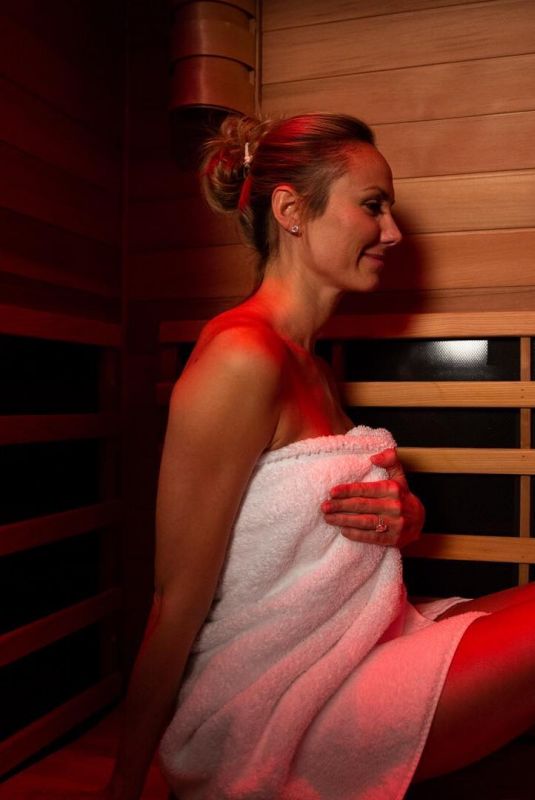 STACY KEIBLER in Sauna 01/02/2019