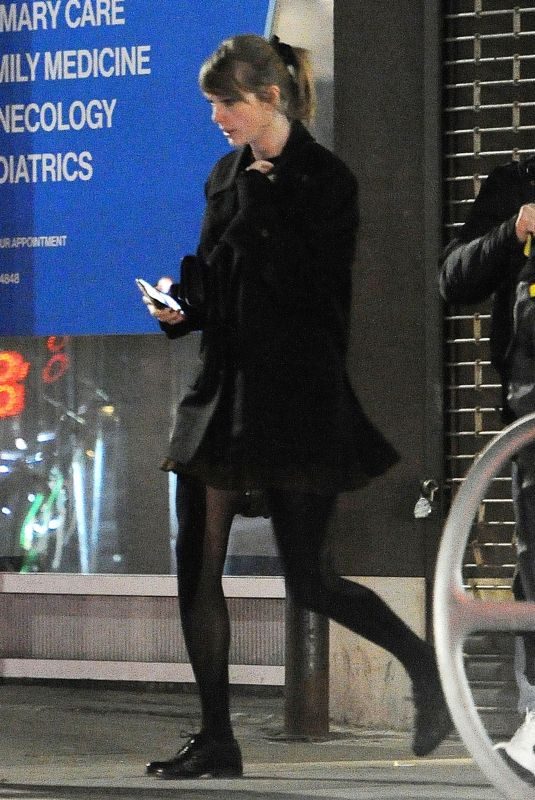 TAYLOR SWIFT Leaves a Recording Studio in New York 01/17/2019