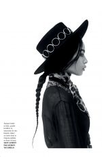 ZOE KRAVITZ in L
