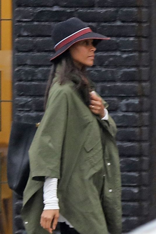 ZOE SALDANA Out and About in Los Angeles 01/14/2019