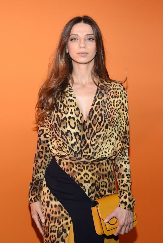 ANGELA SARAFYAN at Cushnie Fashion Show in New York 02/08/2019