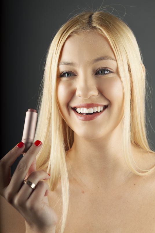 AVA SAMBORA by Alexa Samii, February 2019