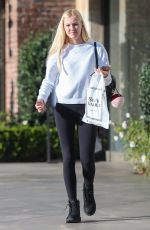 AVA SAMBORA Shopping at See