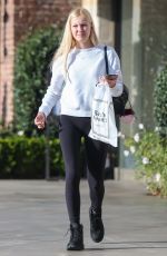 AVA SAMBORA Shopping at See