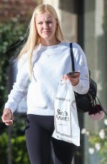 AVA SAMBORA Shopping at See