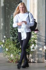 AVA SAMBORA Shopping at See