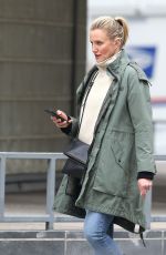 CAMERON DIAZ Out Shopping in New York 02/15/2019