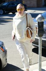DAKOTA FANNING Out for Lunch at Joan
