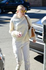 DAKOTA FANNING Out for Lunch at Joan