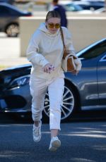 DAKOTA FANNING Out for Lunch at Joan