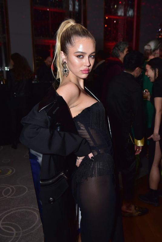 DELILAH HAMLIN at Alex Wang