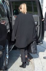 ELIZABETH OLSEN Arrivesa at JFK Airport in New York 02/15/2019