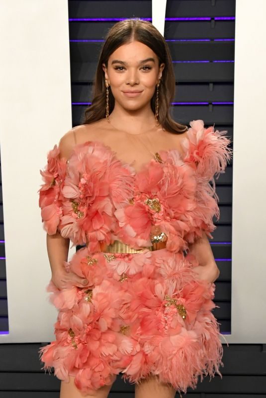 HAILEE STEINFELD at Vanity Fair Oscar Party in Beverly Hills 02/24/2019