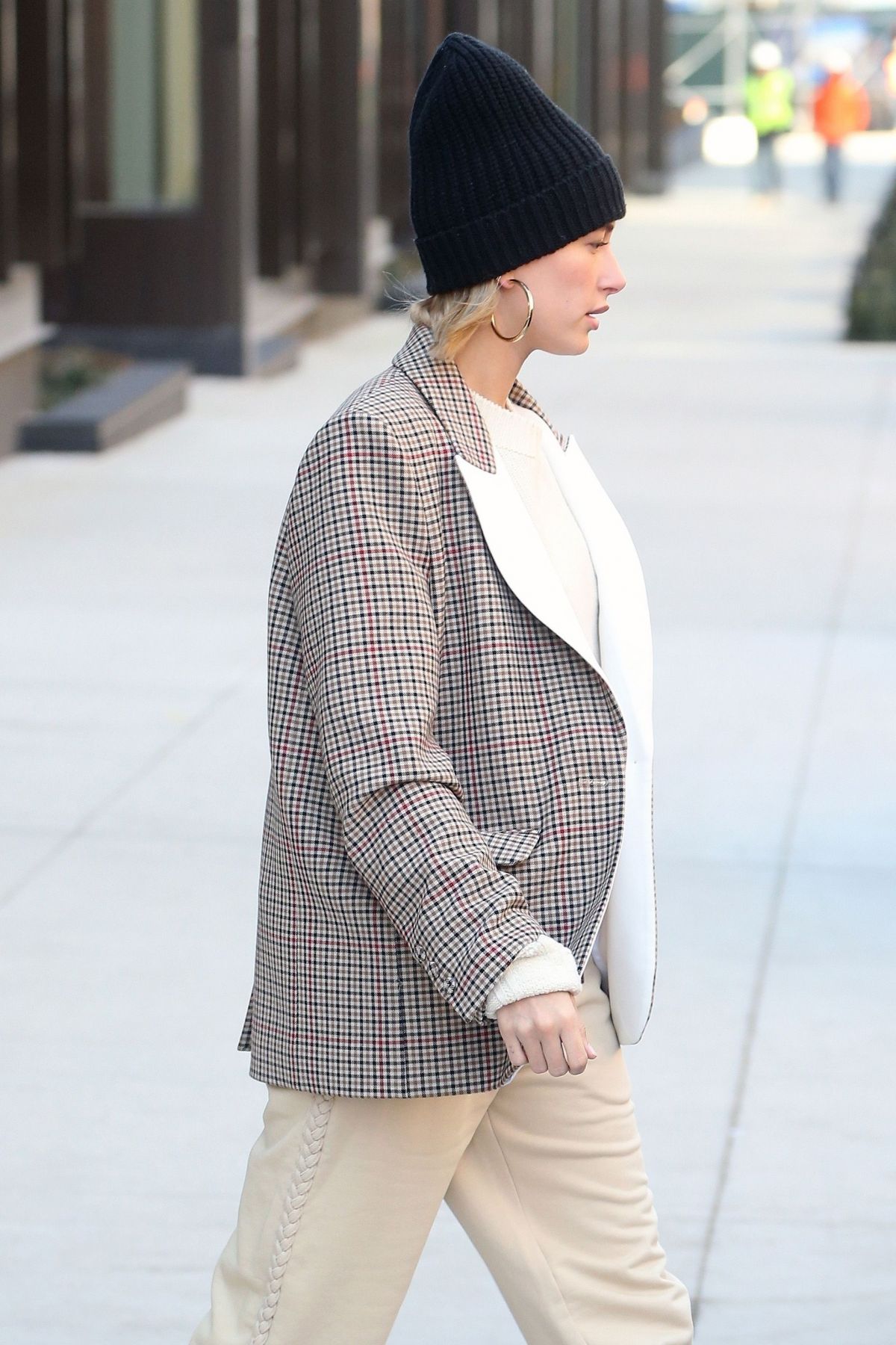 hailey-bieber-out-and-about-in-new-york-02-26-2019-2.jpg