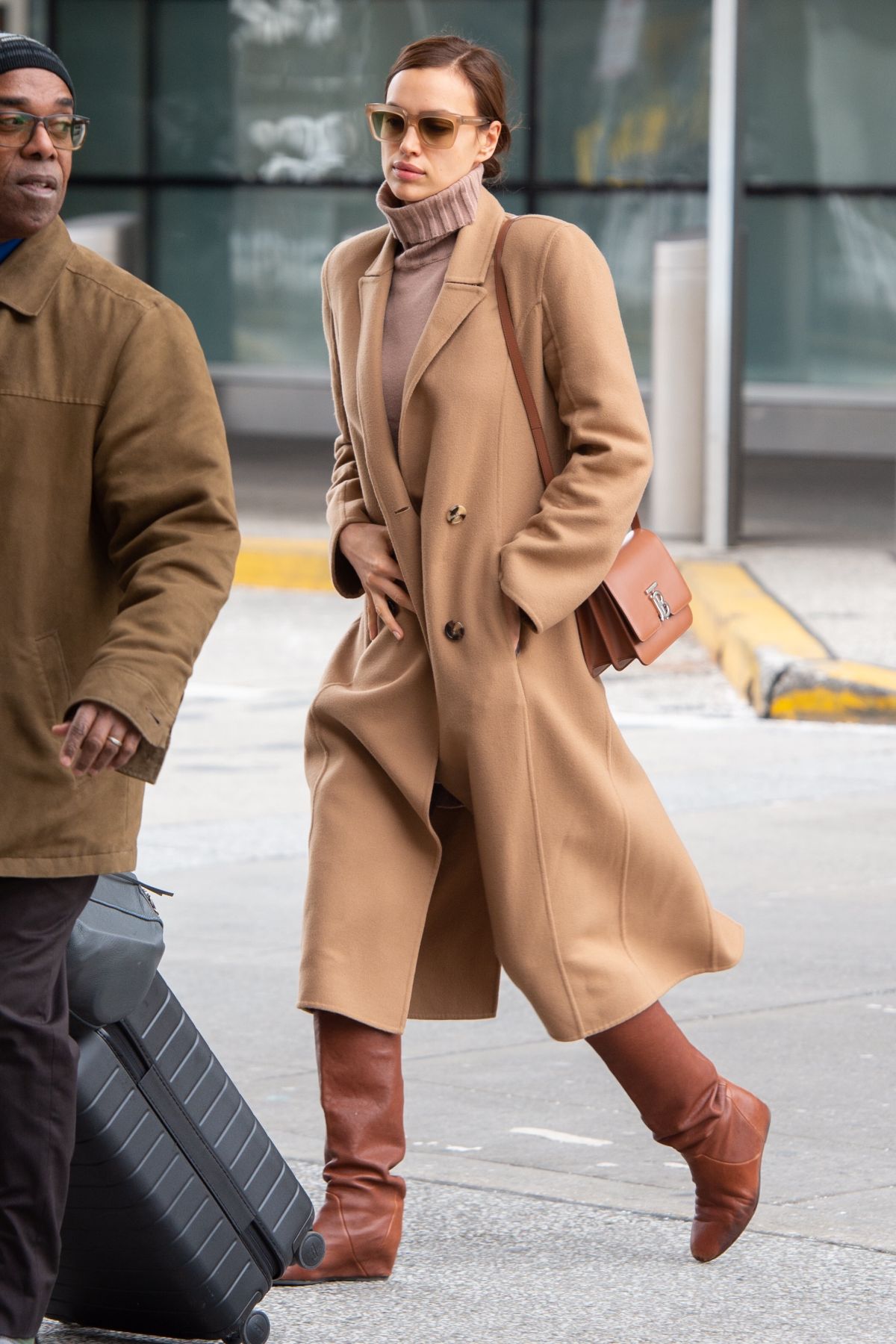 IRINA SHAYK at JFK Airport in New York 02/12/2019 – HawtCelebs