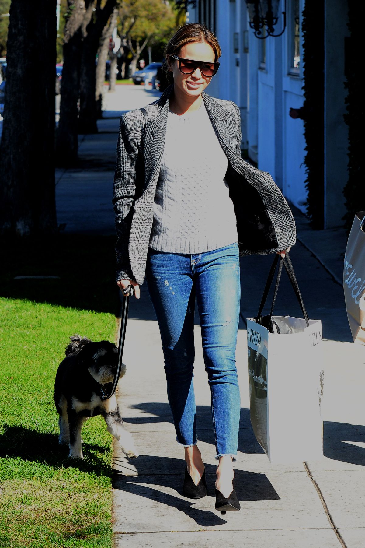JAMIE CHUNG Out with Her Dog in Beverly Hills 02/06/2019 – HawtCelebs