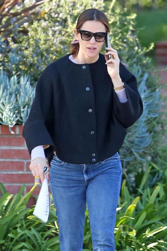 JENNIFER GARNER in denim Out in Los Angeles 02/06/2019
