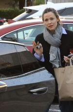 JENNIFER GARNER Out Shopping in Santa Monica 02/02/2019