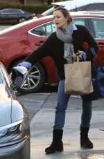 JENNIFER GARNER Out Shopping in Santa Monica 02/02/2019