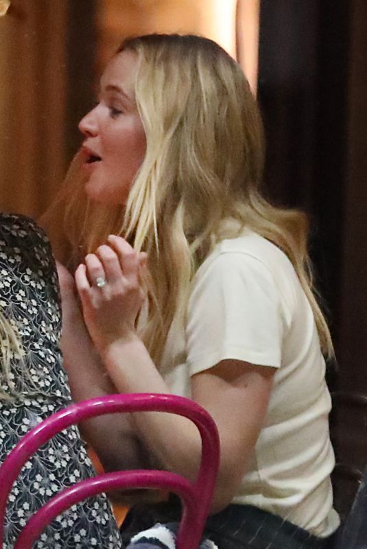 JENNIFER LAWRENCE Out in New York 02/21/2019