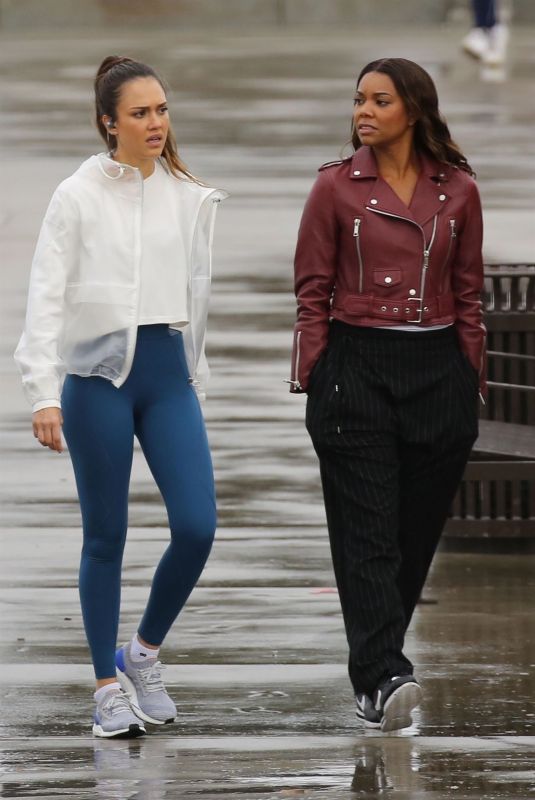 JESSICA ALBA and GABRIELLE UNION on the Set of L.A.