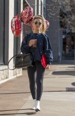 JESSIEJAMES DECKER Buys some Balloons in Nashville 02/11/2019