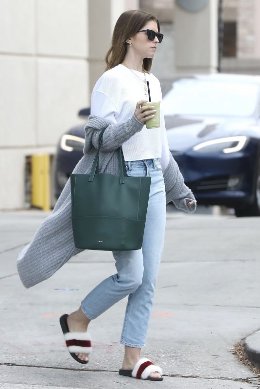 KATHERINE SCHWARZENEGGER Out in Brentwood 02/27/2019