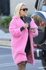 KHLOE KARDASHIAN Out and About in Calabasas 02/21/2019