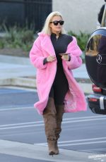 KHLOE KARDASHIAN Out and About in Calabasas 02/21/2019