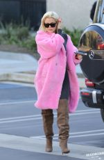 KHLOE KARDASHIAN Out and About in Calabasas 02/21/2019
