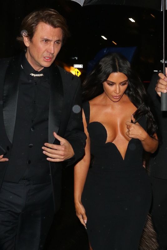 KIM KARDASHIAN Leaves Mercer Hotel 02/06/2019