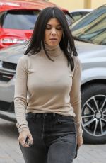 KOURTNEY KARDASHIAN Out and About in Calabasas 02/01/2019