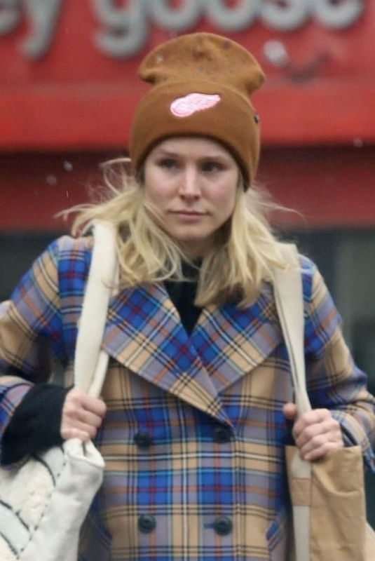 KRISTEN BELL Out and About in Los Feliz 02/14/2019