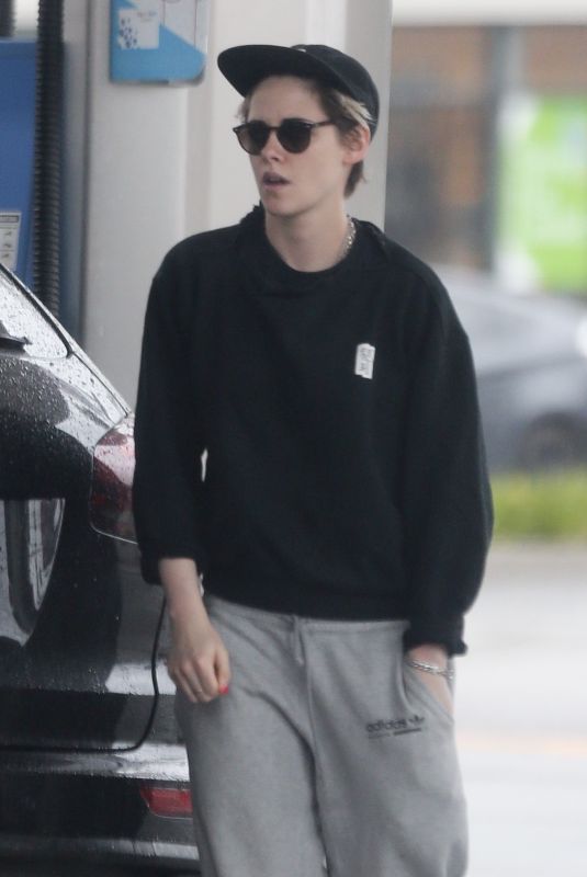 KRISTEN STEWART at a Gas Station in Los Feliz 02/03/2019