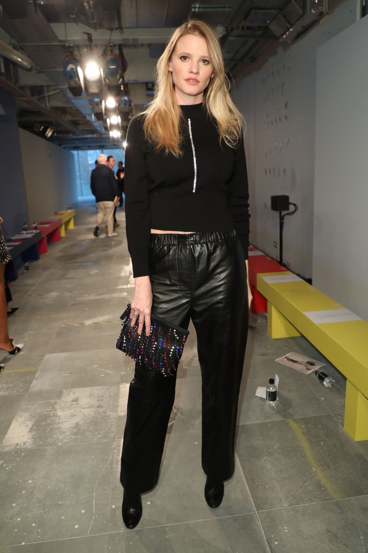 lara-stone-at-christopher-kane-fashion-show-at-lfw-in-london-02-18-2019-1.jpg