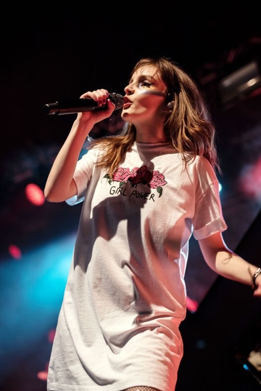 LAUREN MAYBERRY Performs at Rock City in Nottingham 02/11/2019