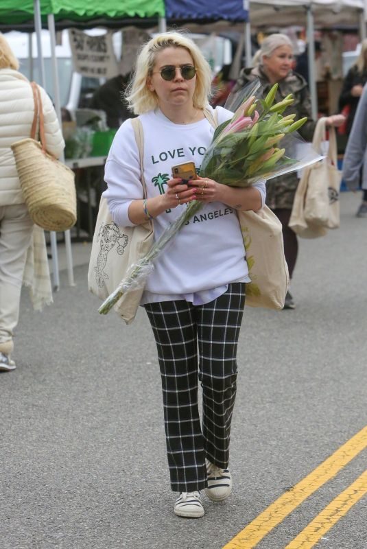 MAE WHITMAN Shopping at Farmers Market in Studio City 02/17/2019