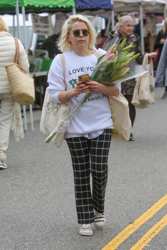 MAE WHITMAN Shopping at Farmers Market in Studio City 02/17/2019