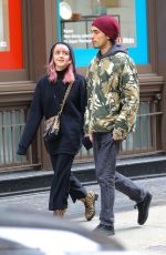 MAISIE WILLIAMS and Reuben Selby Shopping for Iphones in New York 02/13/2019