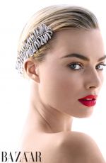 MARGOT ROBBIE in Hapre