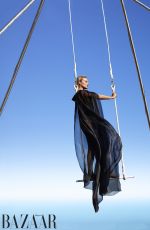 MARGOT ROBBIE in Hapre