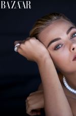 MARGOT ROBBIE in Hapre