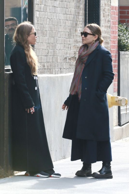 MARY_KATE and ASHLEY OLSEN at Their Office in New York 02/06/2019
