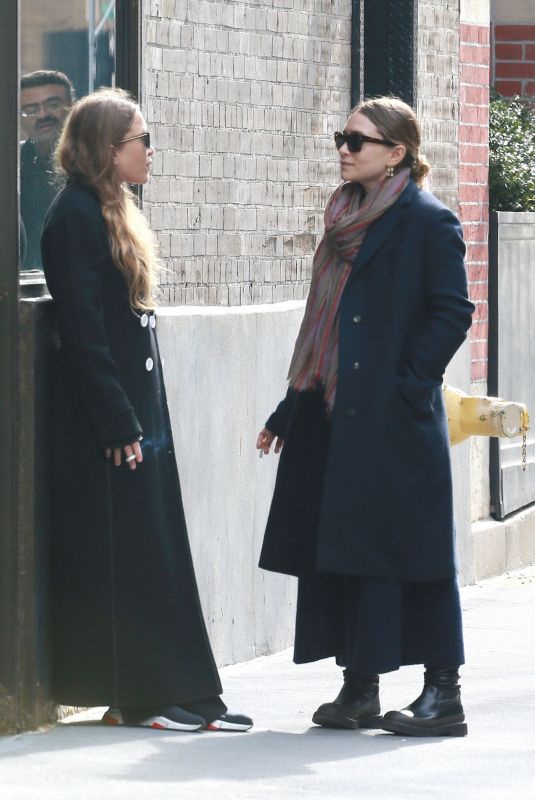 MARY_KATE and ASHLEY OLSEN at Their Office in New York 02/06/2019