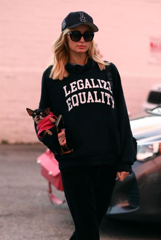 PARIS HILTON Heading to a Hair Salon in Los Angeles 02/22/2019